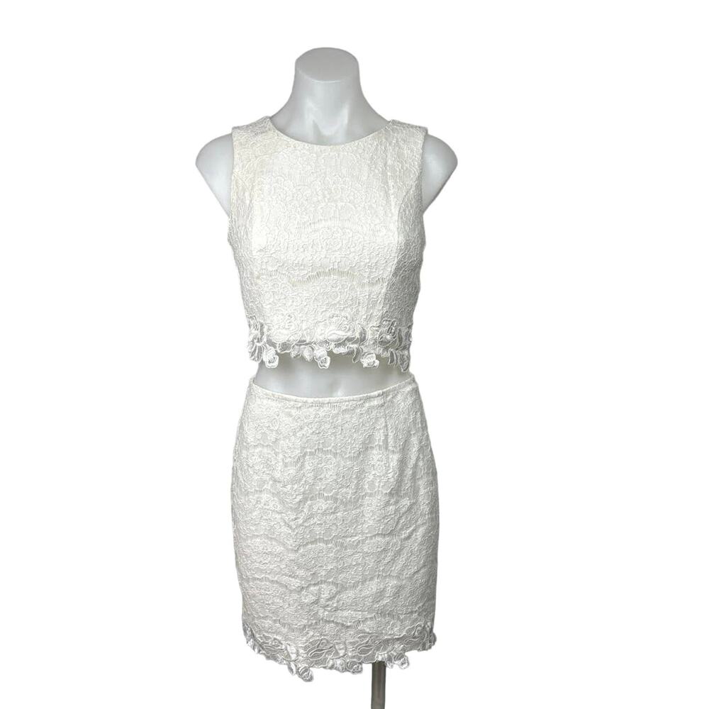 I.N. San Francisco White Lace Sleeveless Formal Crop Top Mini Skirt Set Size S